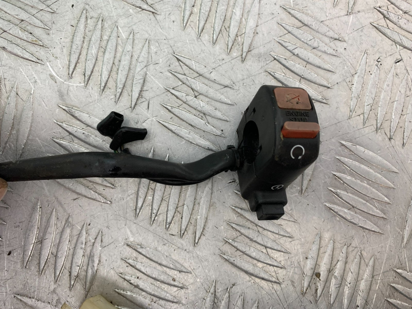 HONDA XL125 VARADERO RIGHT SWITCH GEAR  YEAR 2001-2006  (CMB1304)