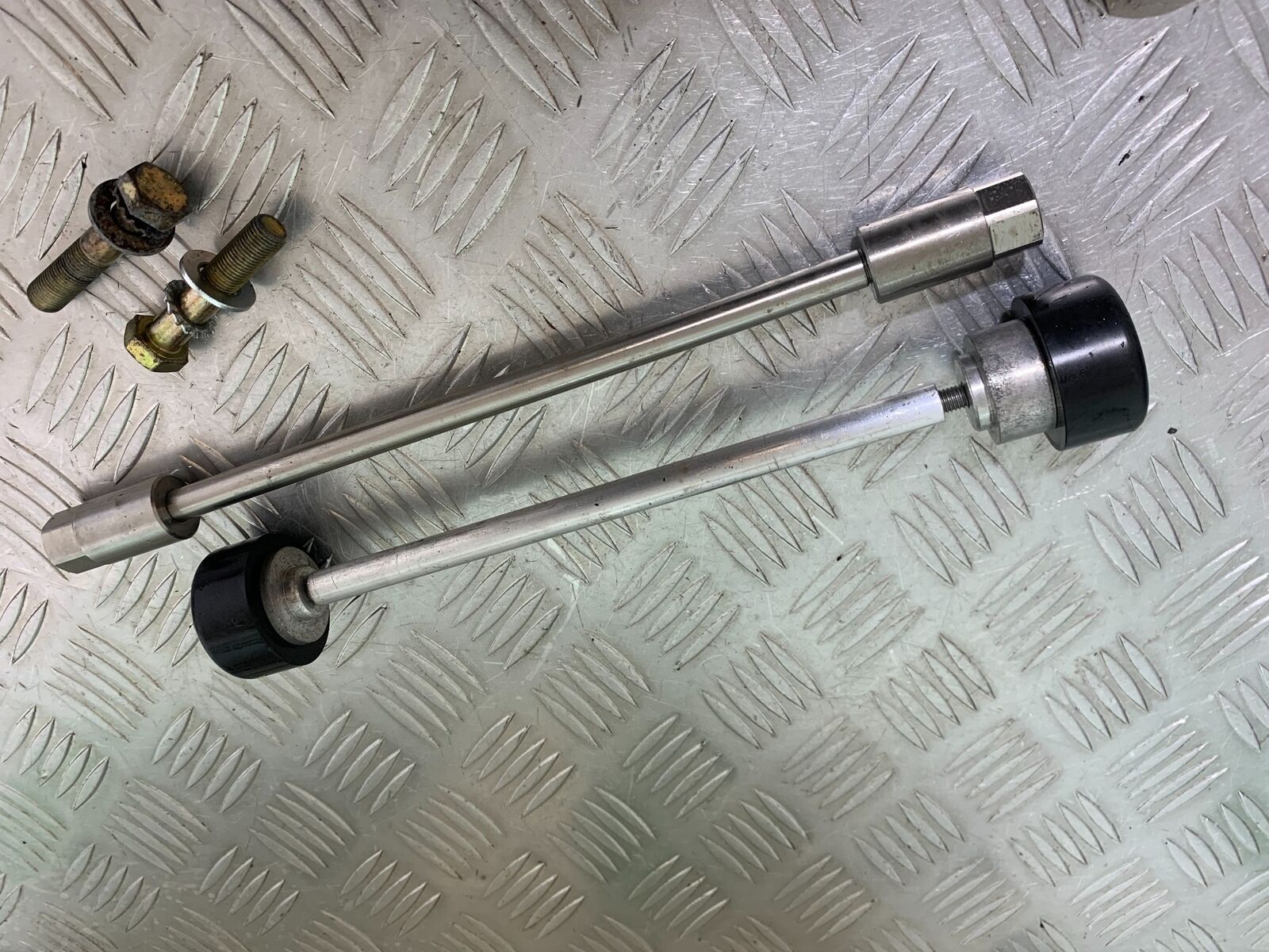 APRILIA SL750 SL 750 SHIVER CRASH BOBBINS   YEAR 2012 (CMB1074)