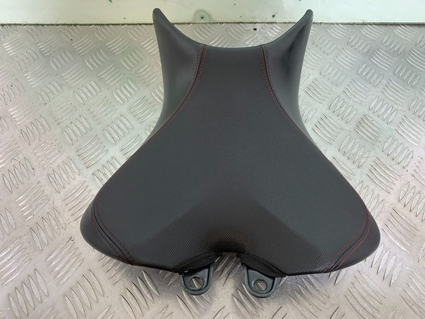 TRIUMPH 1050 SPEED TRIPLE RS FRONT SEAT  YEAR 2018-2020 (CMB1029)