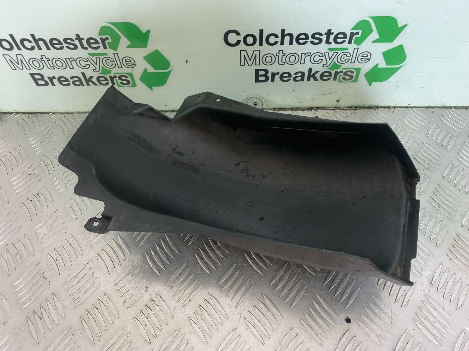 YAMAHA FJ1100 FJ 1100 INNER MUDGUARD  YEAR 1984-1985 (CMB1101)