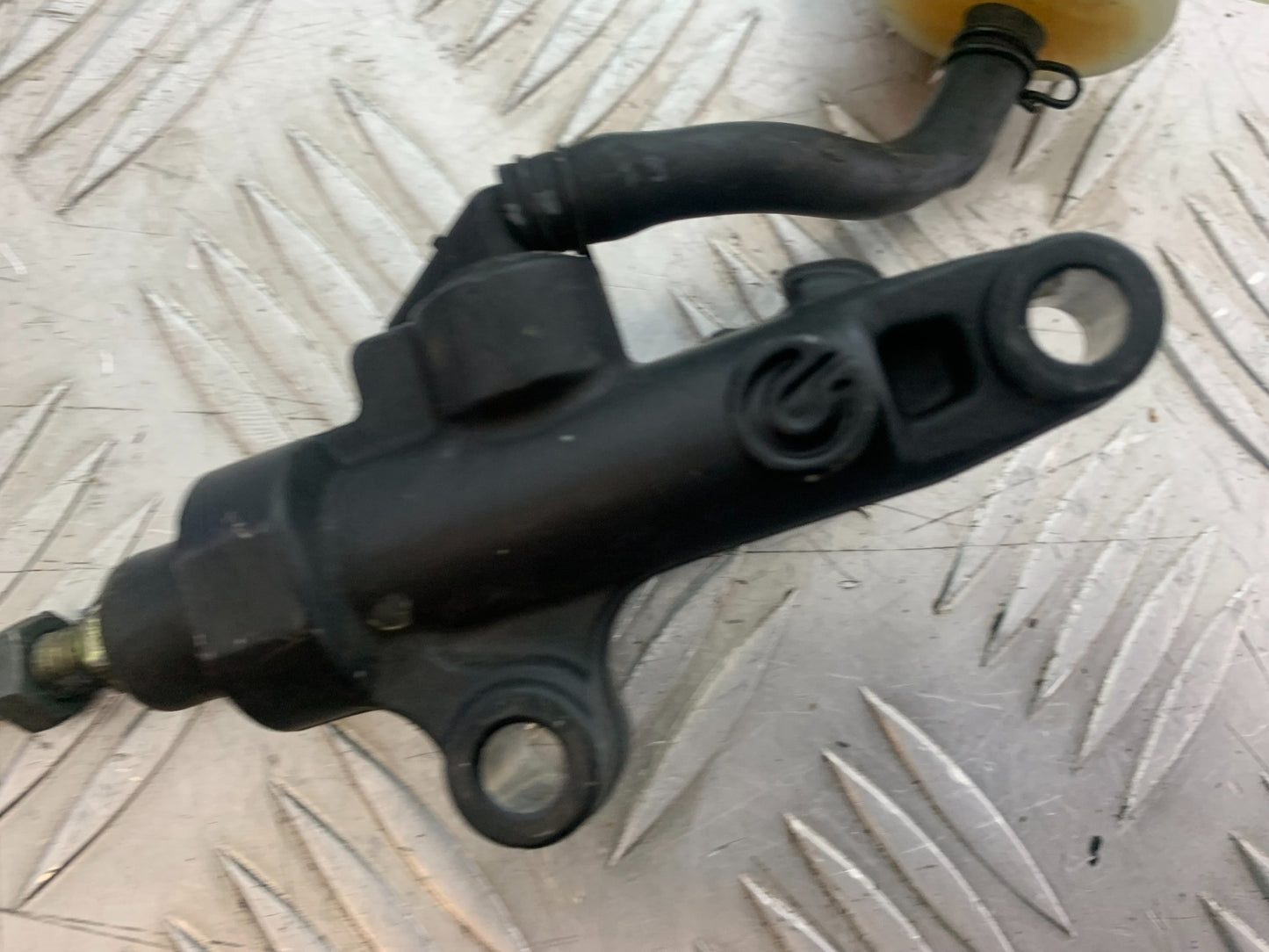 YAMAHA YZF R1 REAR BRAKE MASTER CYLINDER   YEAR 2004-2006 (CMB1155)