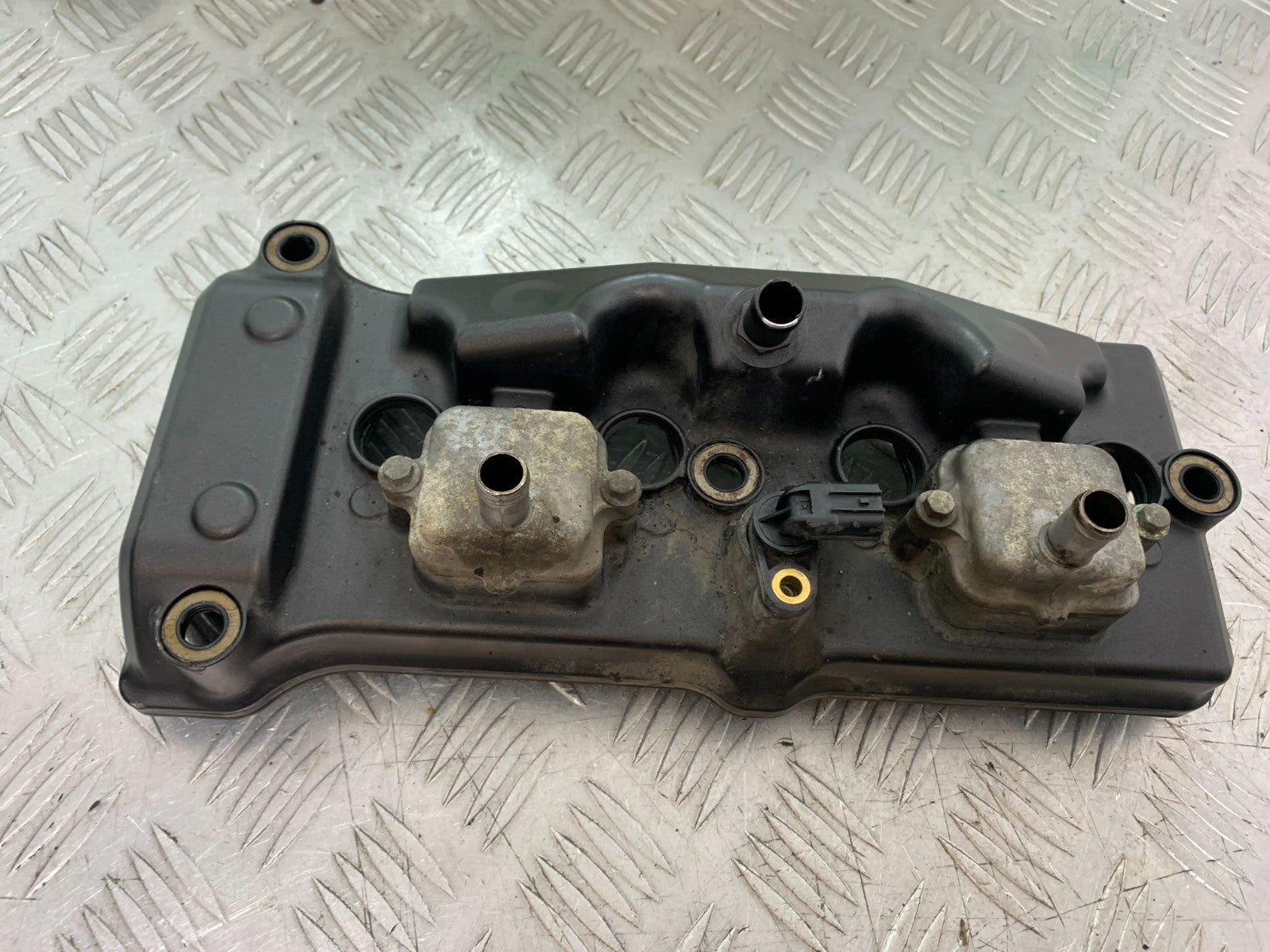 HONDA CBR1000 RR ROCKER COVER  YEAR 2008-2011 (CMB1330)