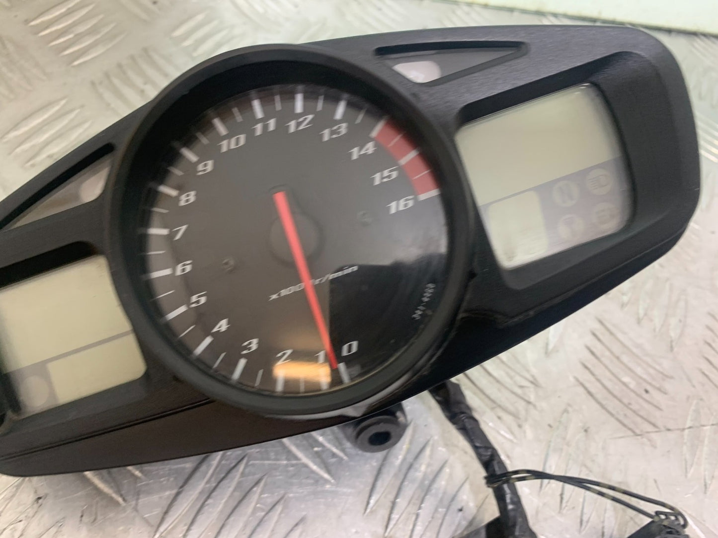 SUZUKI GSR600 GSR 600 CLOCKS SPEEDO DASH   2006-2010 (CMB1177)