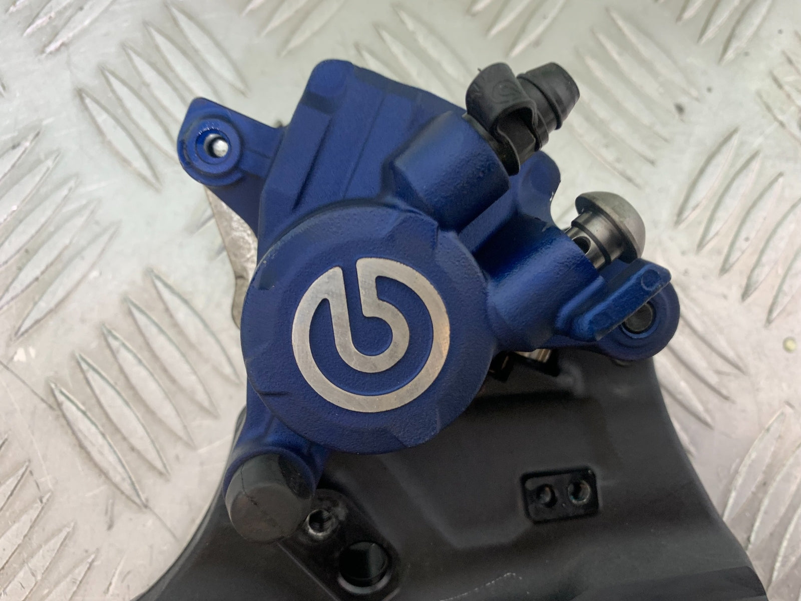 BMW M1000 R REAR BRAKE CALIPER  YEAR 2023-2024 (CMB1140)