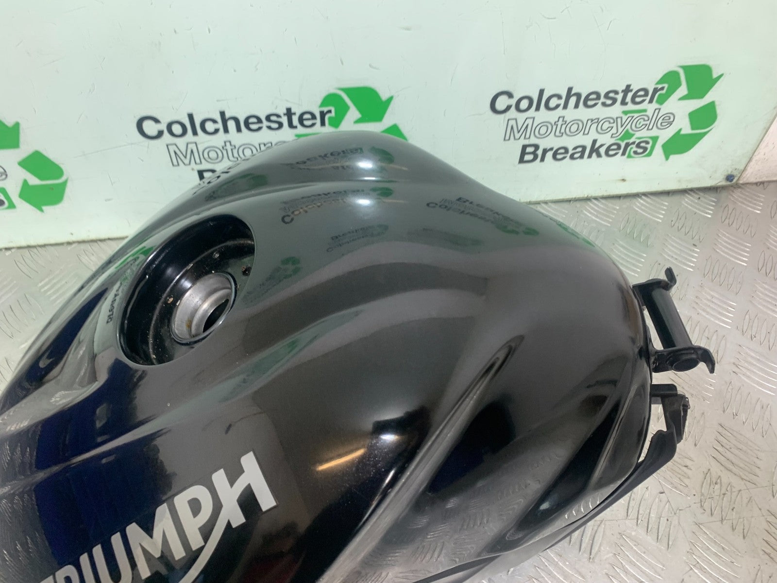 TRIUMPH 675 STREET TRIPLE PETROL TANK   2013-2016 (CMB1186)