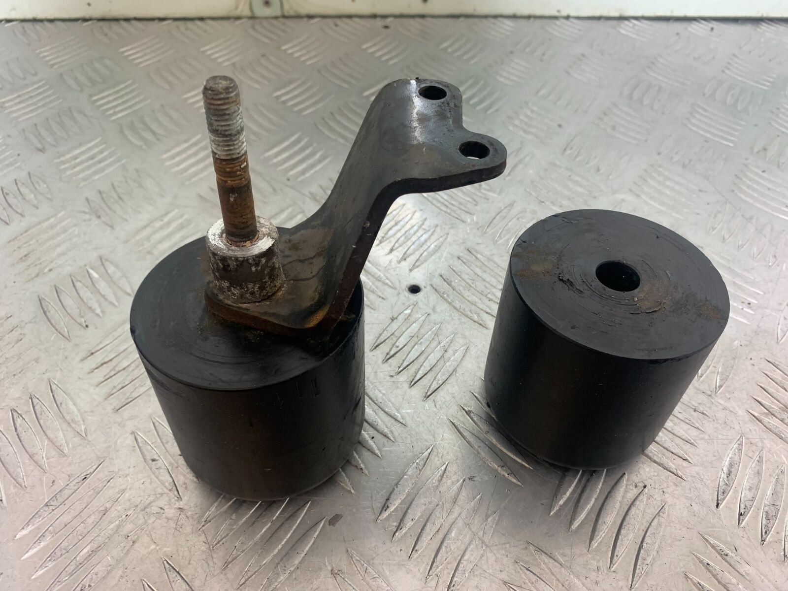 HONDA CB600 CB 600 HORNET CRASH PROTECTORS  YEAR 1998 -2002 (CMB1126)