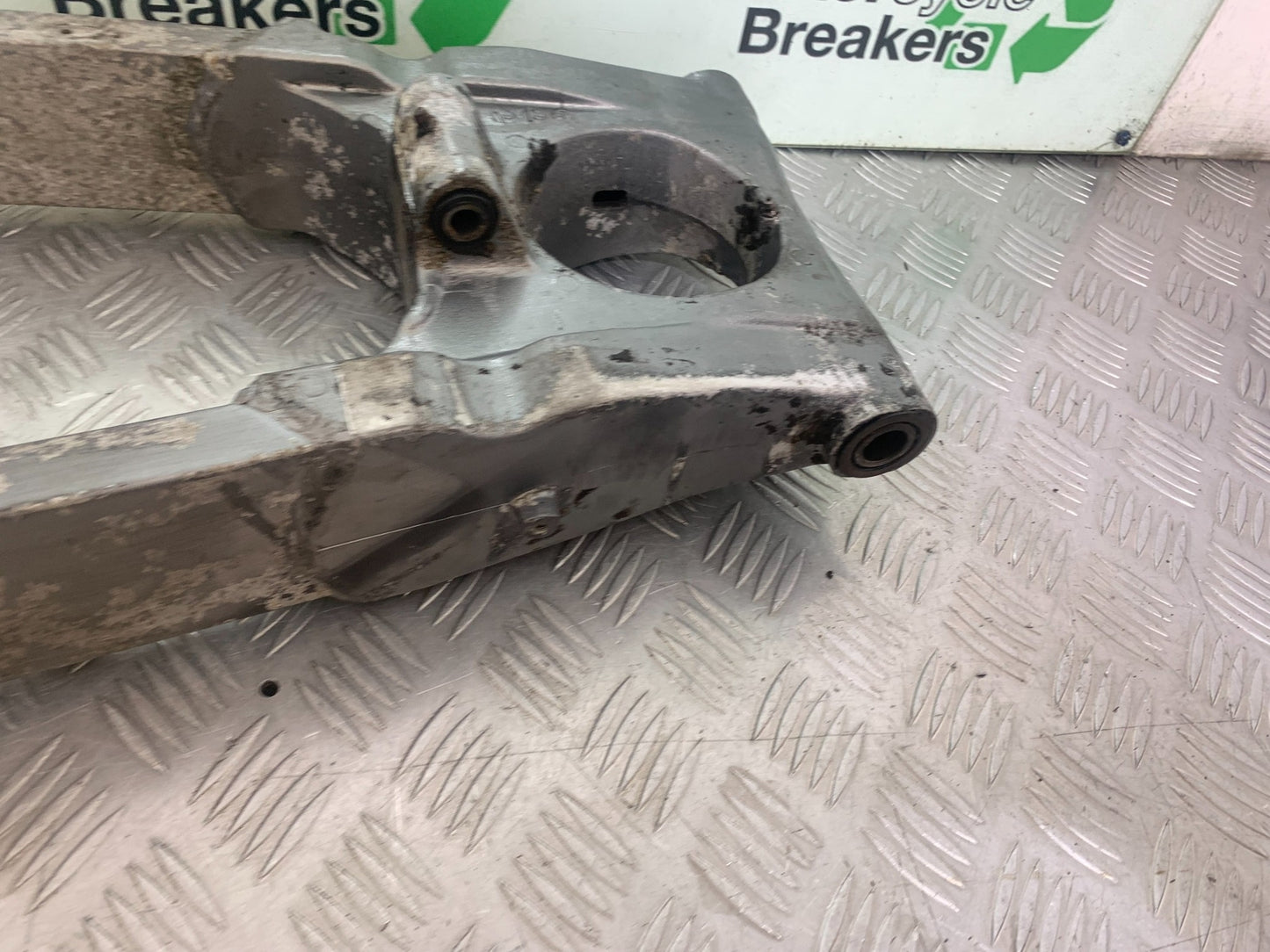KAWASAKI ZZR1100 D SWINGARM  YEAR 1993-2001 (CMB1164)