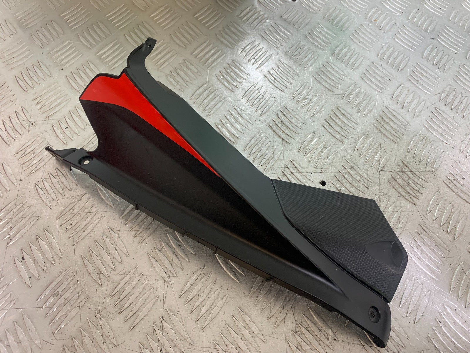 APRILIA RSV4 FACTORY LEFT AIR TUBE COVER  YEAR 2009-2012 (CMB1224)