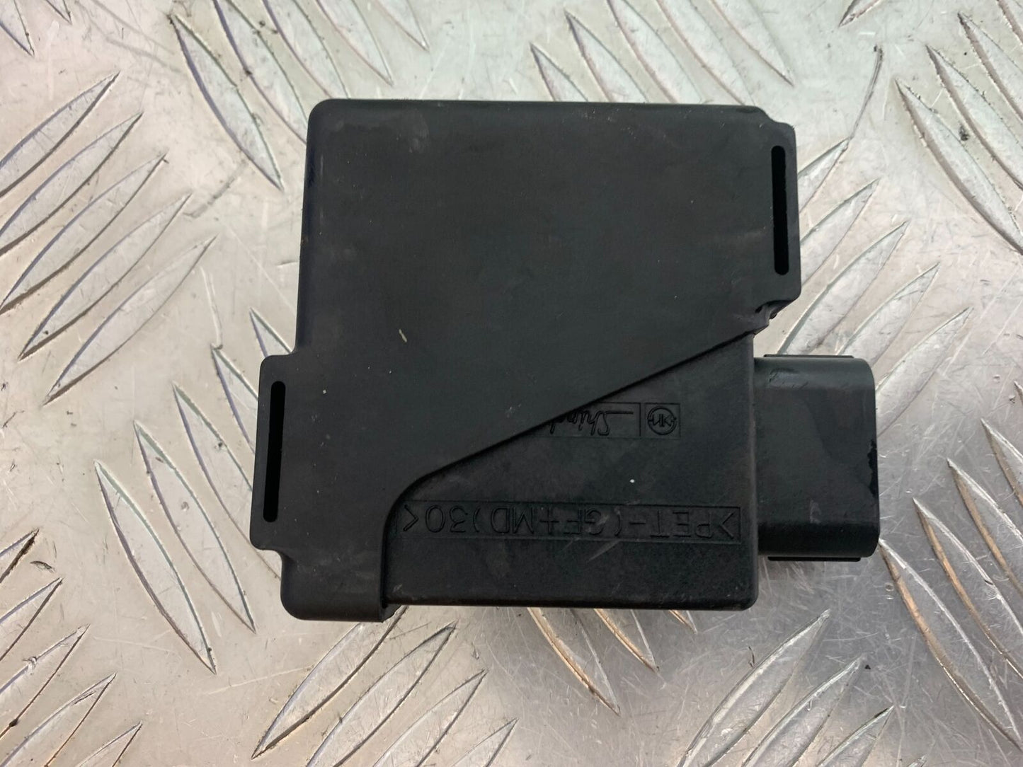 HONDA CRF1000 (DCT) AFRICA TWIN INDICATOR RELAY BOX  YEAR 2017 (CMB1030)