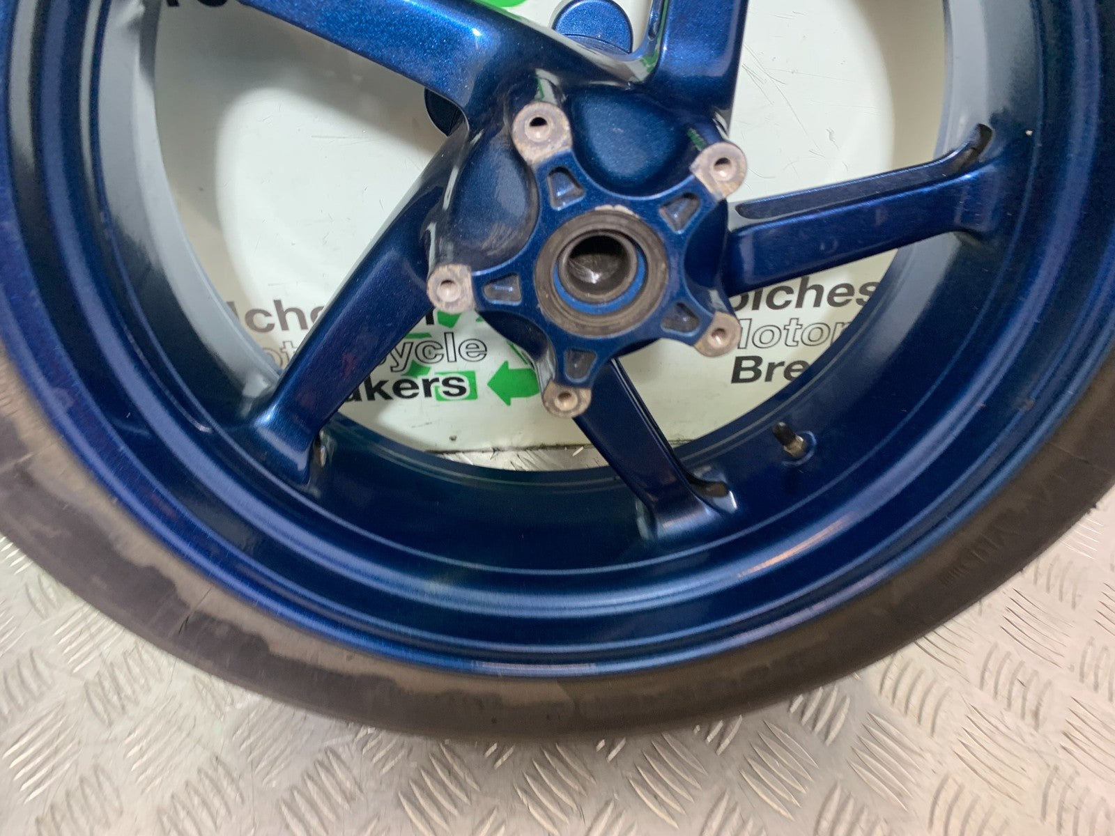 APRILIA RSV1000 RSV 1000 MILLE REAR WHEEL  1998- 2003 (CMB1184)