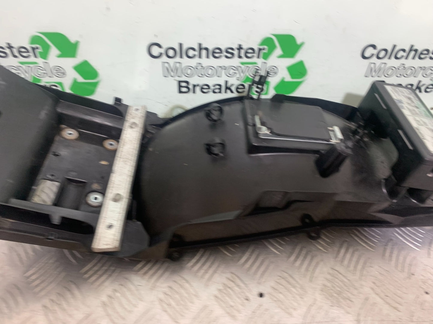 KAWASAKI GTR1400 GTR 1400 UNDERTRAY  YEAR 2007-2009 (CMB1174)