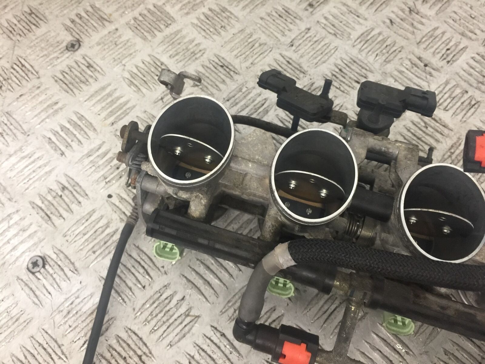 KAWASAKI ZX6R ZX6 R C1H THROTTLE BODIES   YEAR 2005 2006 (STOCK 774)