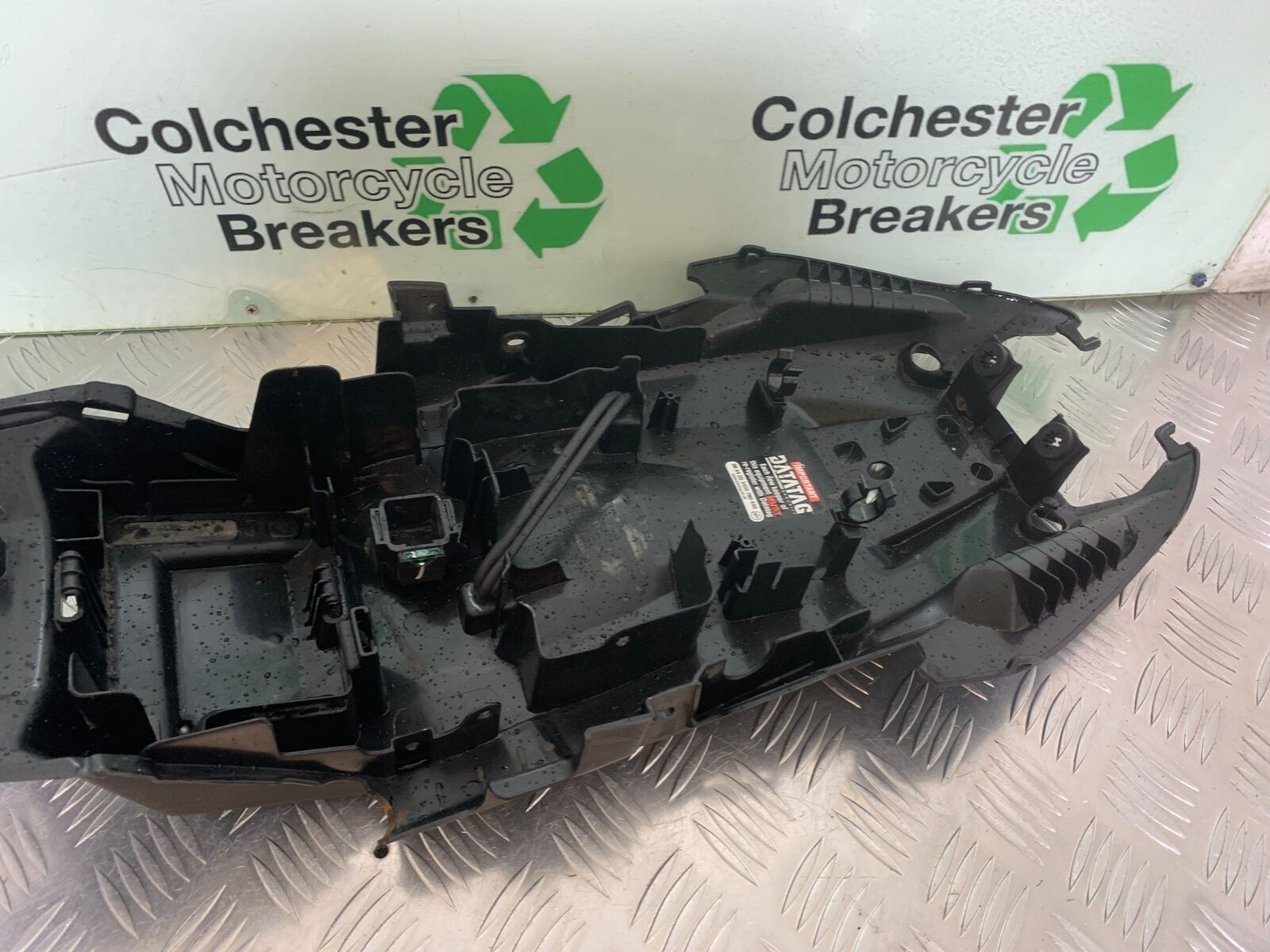 HONDA CBR650 F CBR 650F UNDERTRAY  YEAR 2014-2017  (STOCK 998)