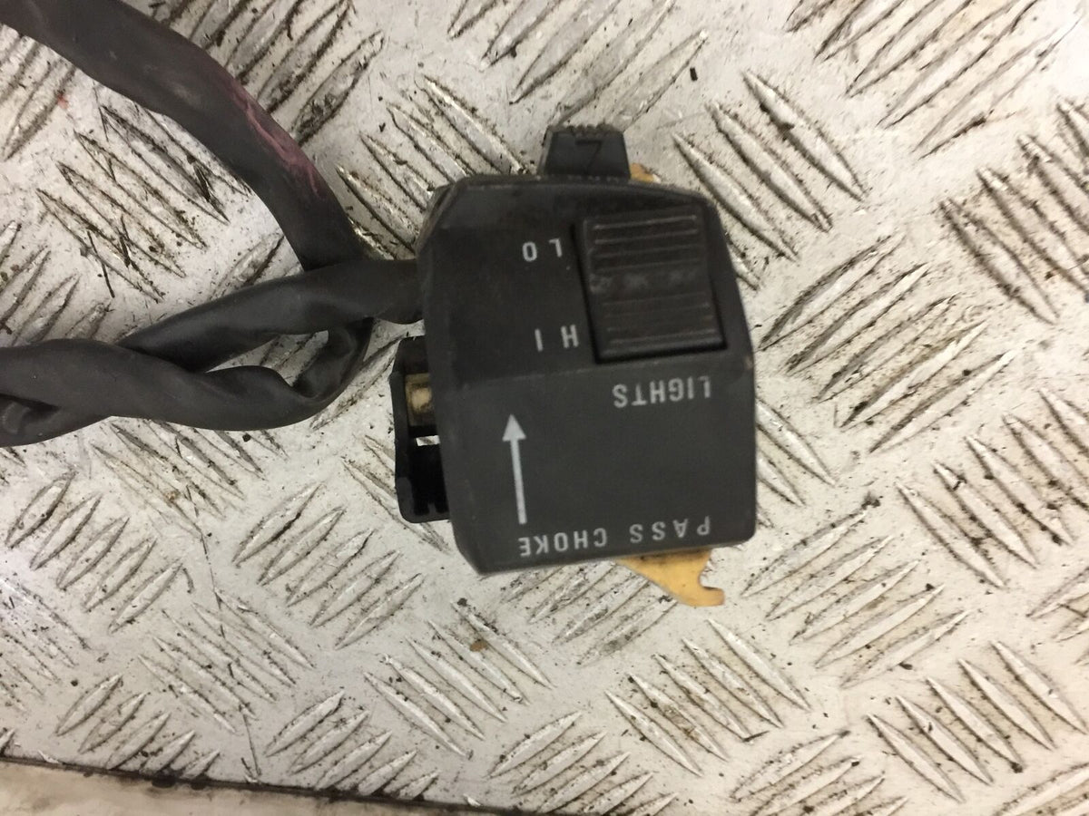 SUZUKI GSF600 GSF 600 BANDIT LEFT SWITCH GEAR  YEAR 1997 (STOCK 729)