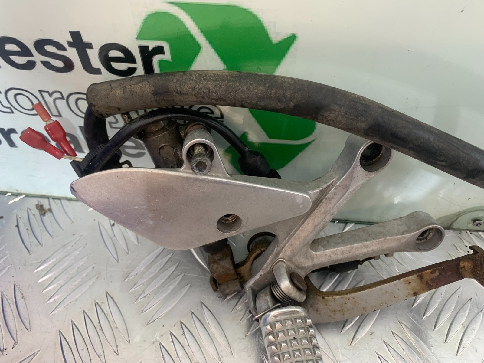 HONDA VFR750 VFR 750 FRONT RIGHT HANGER   YEAR 1994-1997 (CMB1156)