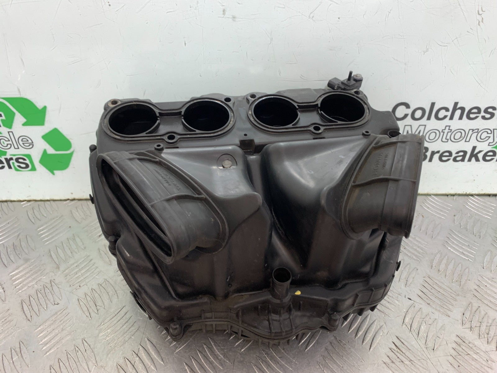 HONDA CBR1000 RR  AIRBOX YEAR 2008-2011 (CMB1330)