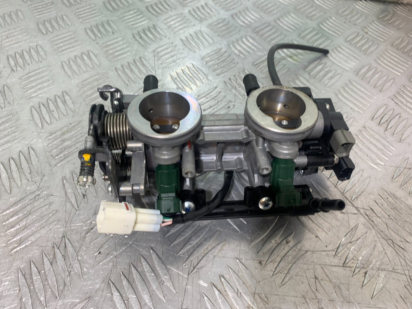 KAWASAKI ER6 N THROTTLE BODIES YEAR 2012-2017 (CMB1324)