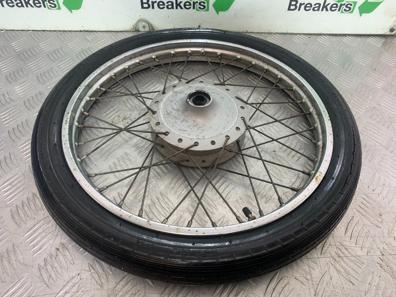 SUZUKI GP100 GP 100 FRONT WHEEL  YEAR 1978-1988 (CMB1259)