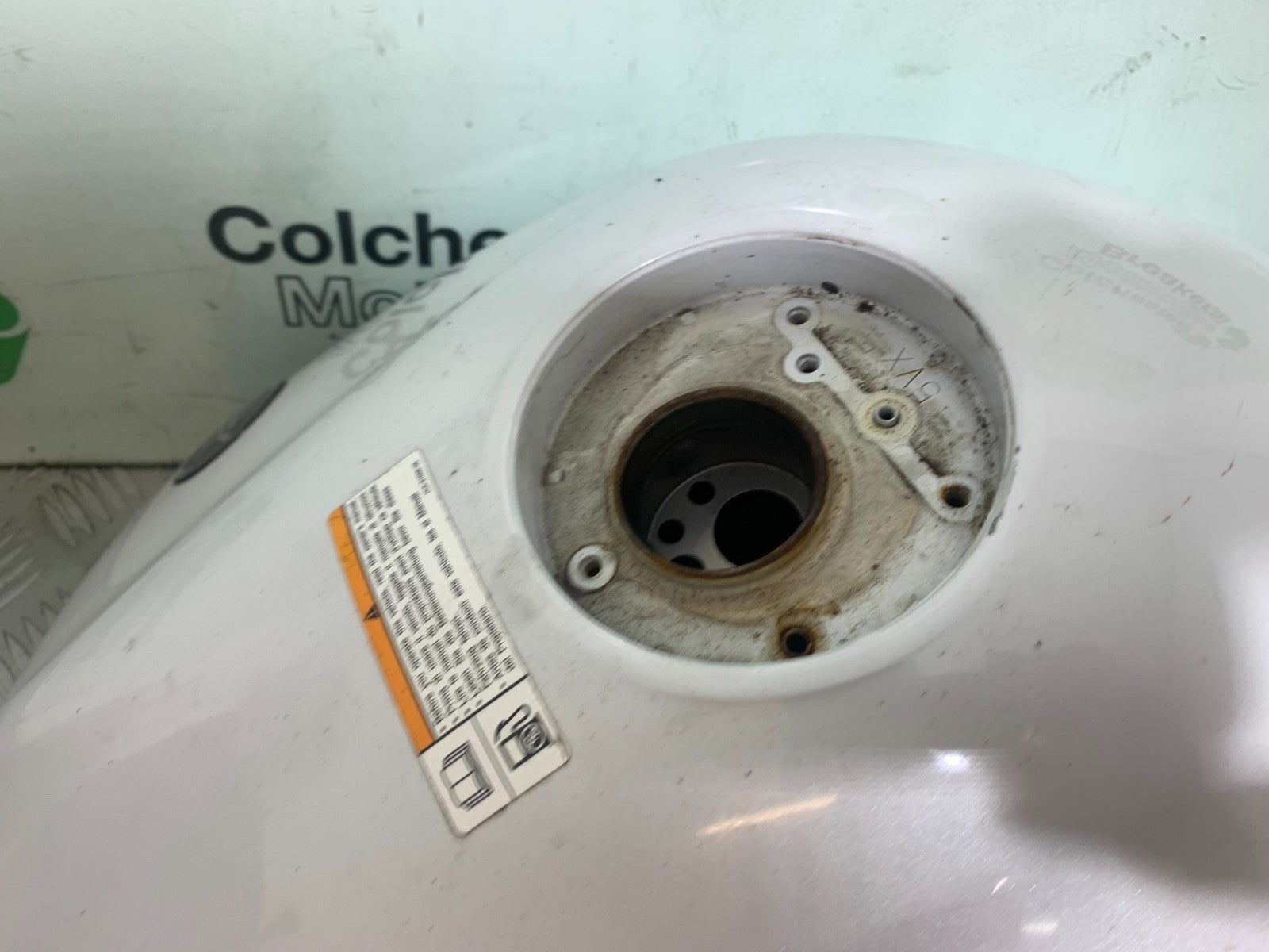 YAMAHA XJ6 XJ6-S PETROL TANK  YEAR 2009-2015  (CMB1212)