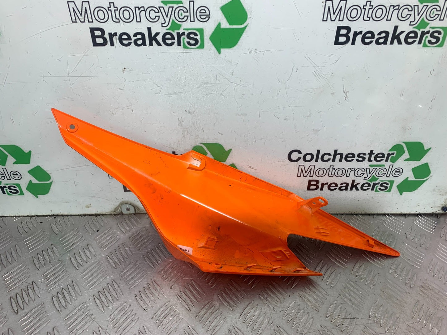 KTM 1290 SUPER DUKE R RIGHT FAIRING PANEL  YEAR 2020-2024 (CMB1272)