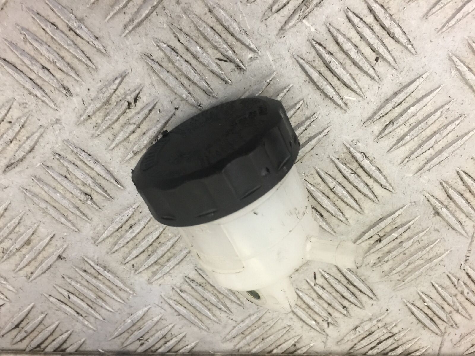 KAWASAKI ZX6R ZX6 J FRONT BRAKE FLUID POT  YEAR 2000  (STOCK 456)