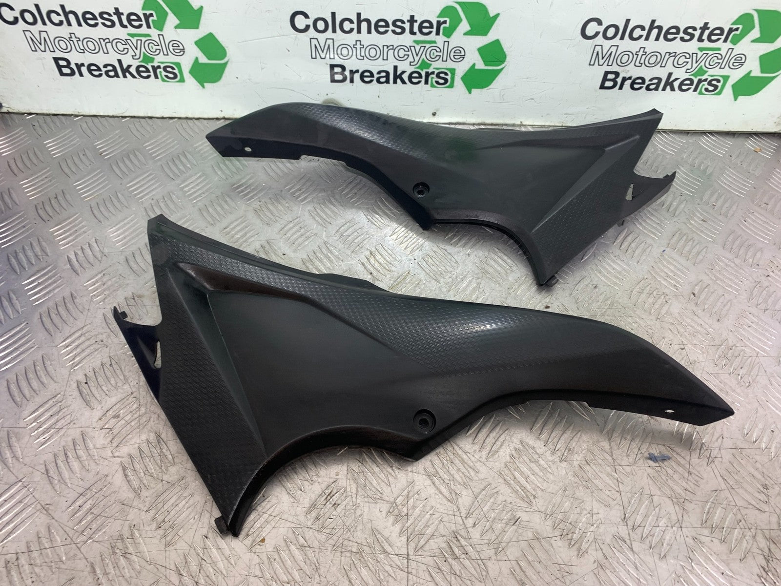 HONDA CB500 F CB500F LEFT AND RIGHT SIDE INFILLS YEAR 2013-2015  (CMB1235)