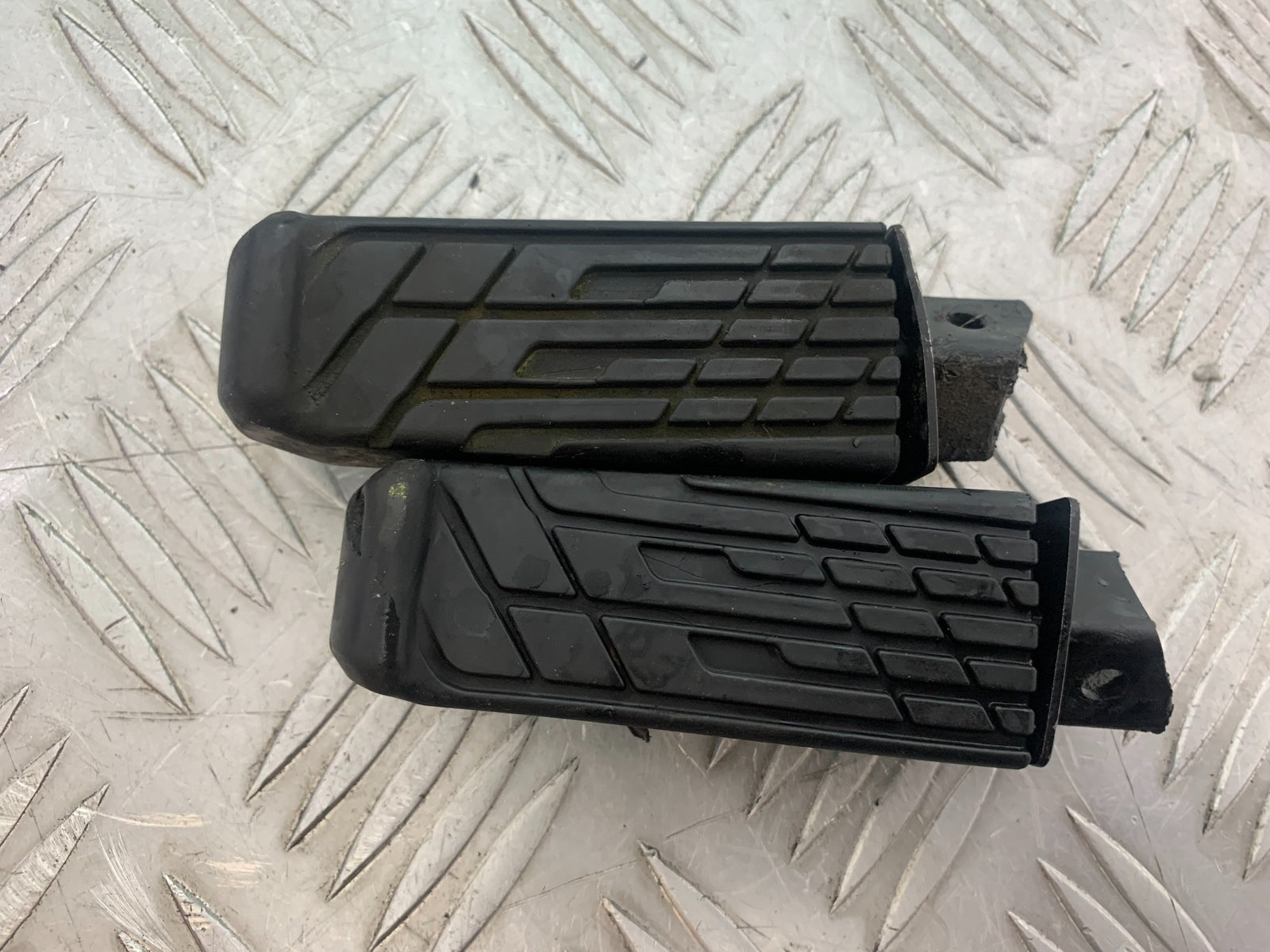 KAWASAKI J125 J125 FOOTPEGS   YEAR 2016-2020 (CMB1158)