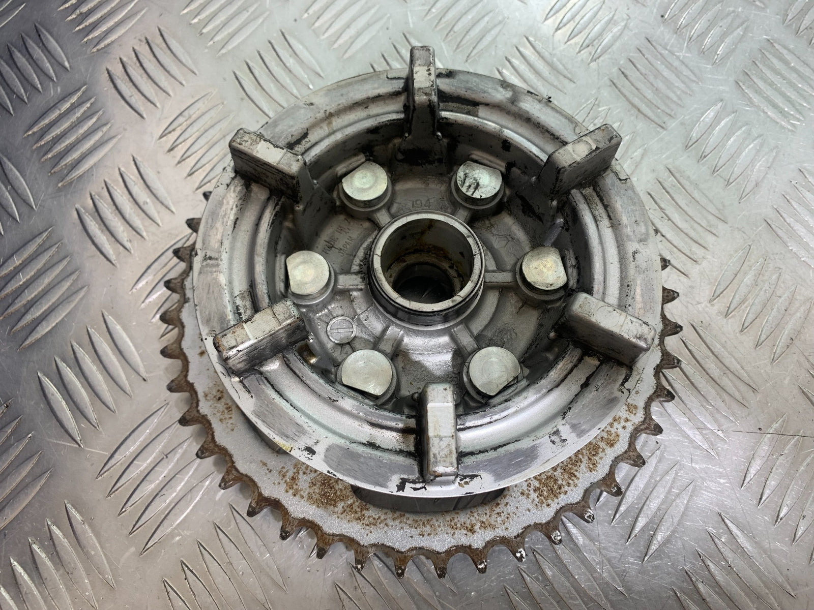 SUZUKI GSF1200  GSF 1200 BANDIT SPROCKET CARRIER  YEAR 1997-2000 (CMB1149)