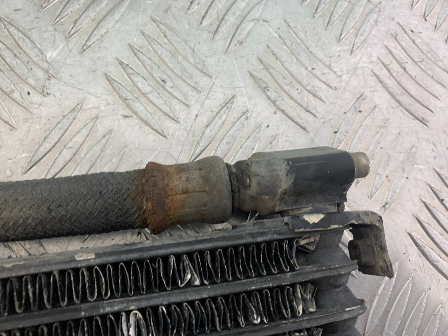 YAMAHA XJR1300 XJR 1300 OIL COOLER AND LINES YEAR 1999-2003 (CMB1119)