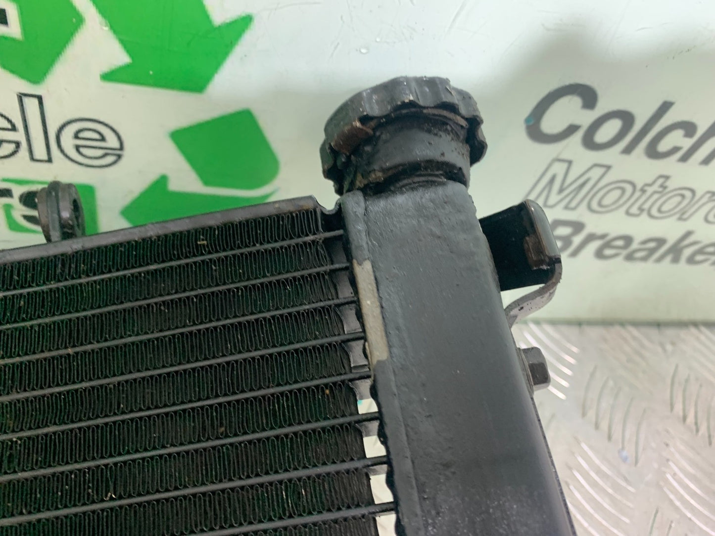 TRIUMPH 675 STREET TRIPLE R RADIATOR AND FAN  YEAR 2013 - 2016 (CMB1221)