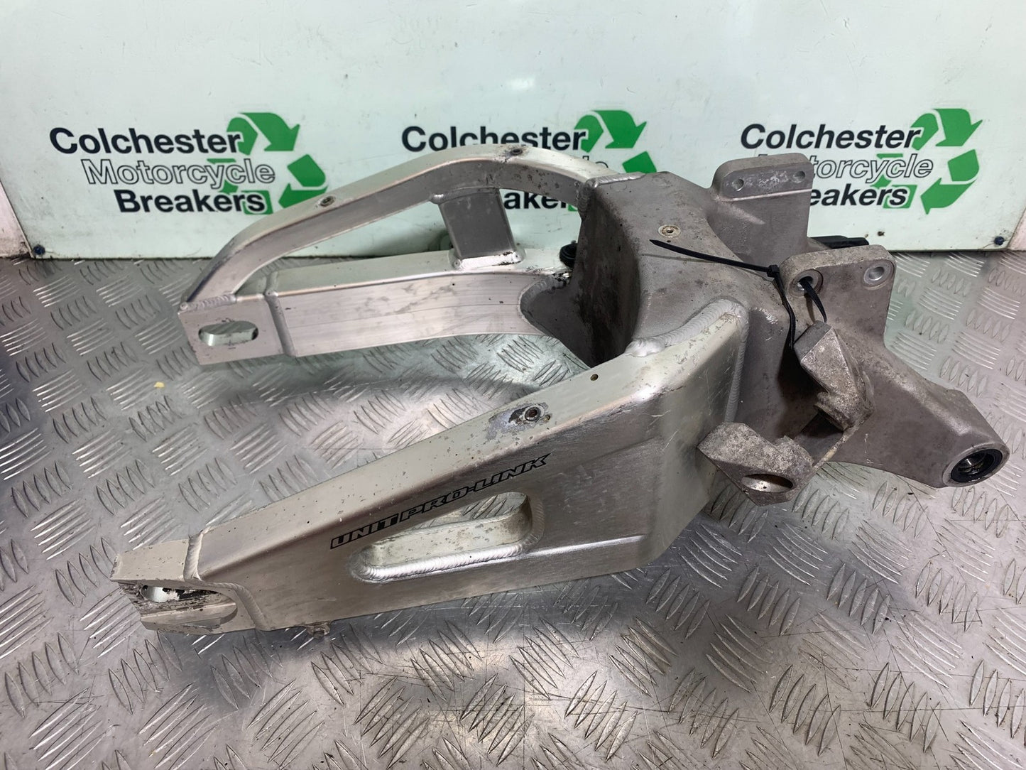 HONDA CBR600 CBR 600 RR SWINGARM  YEAR 2003-2004 CMB1173)