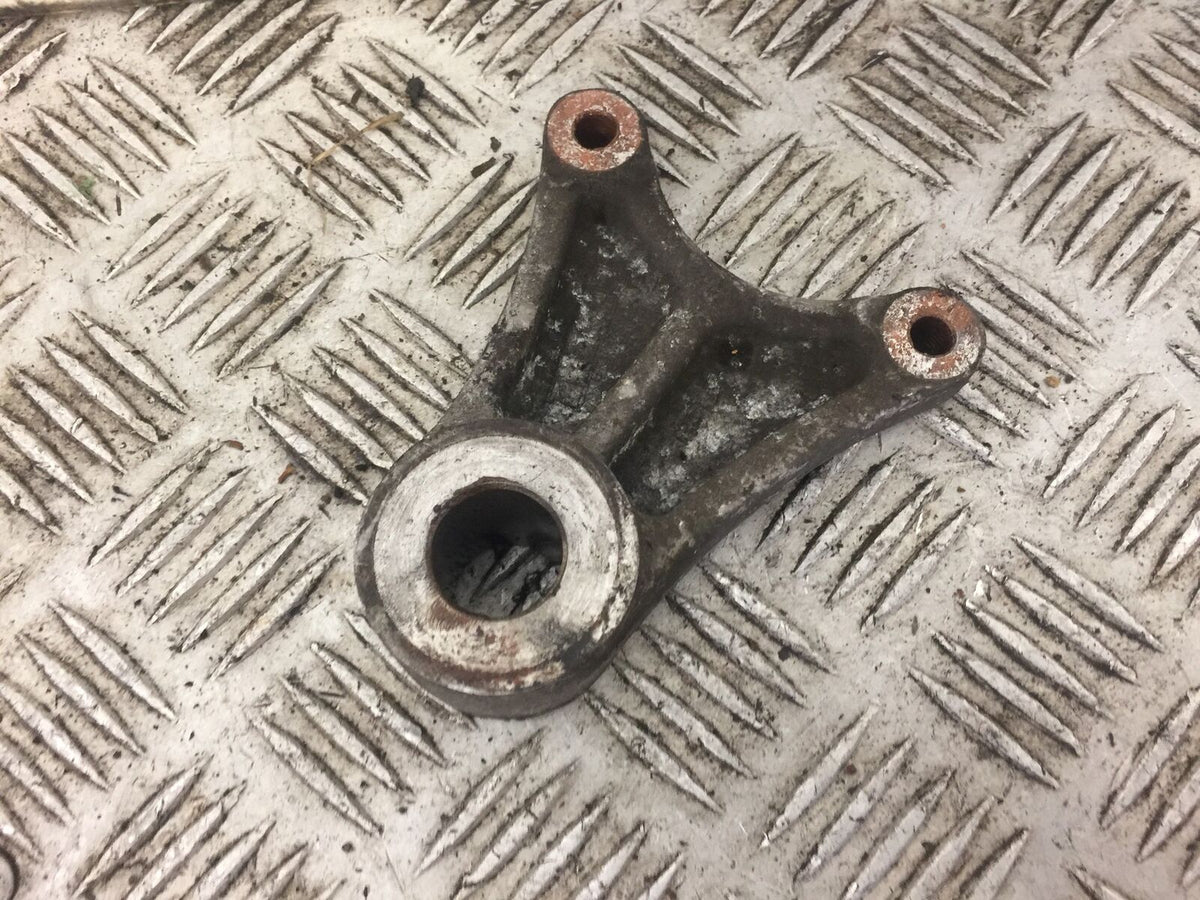 SUZUKI GSF600 GSF 600 BANDIT REAR CALIPER BRACKET YEAR 1997(STOCK 449)