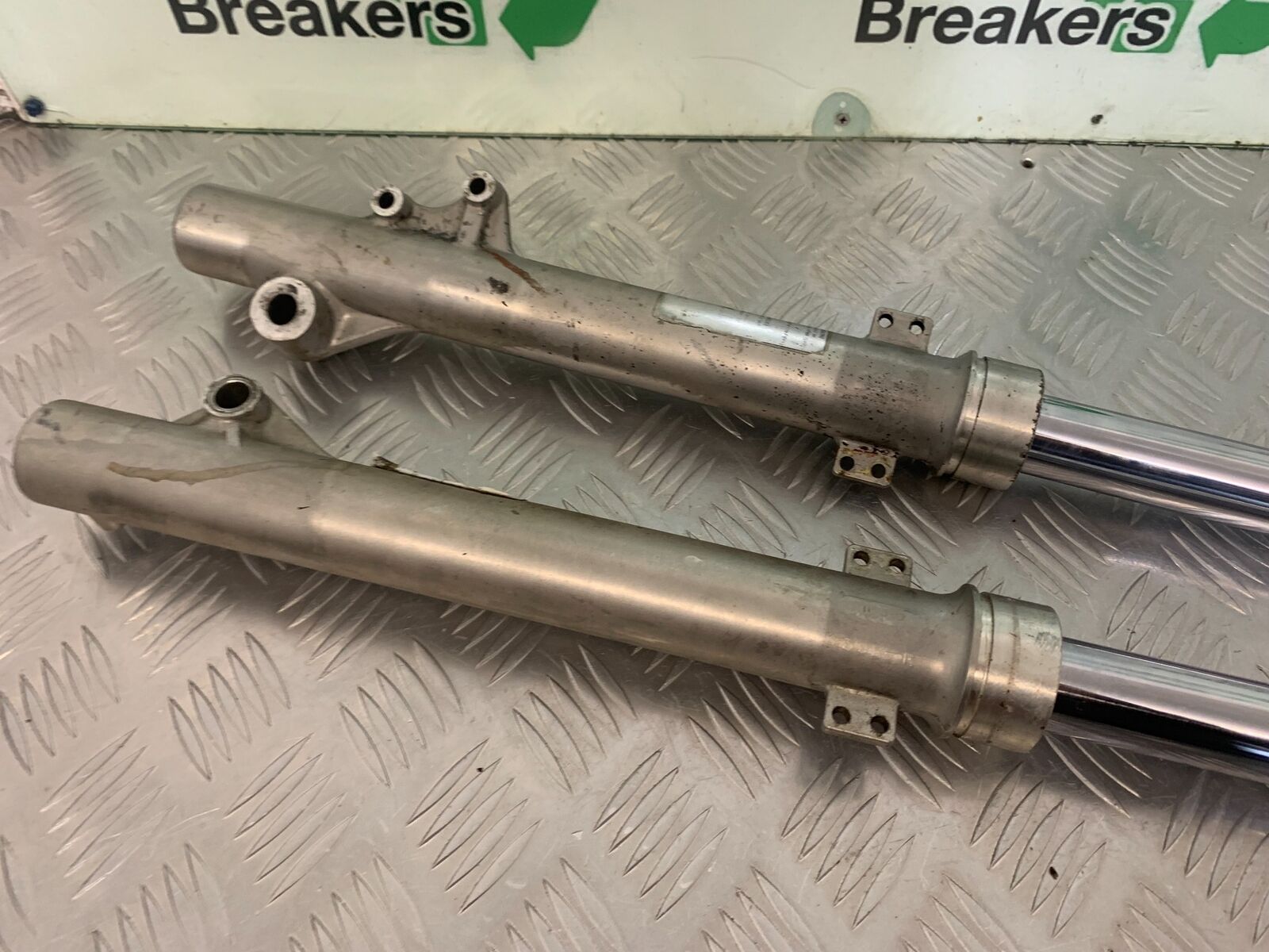 KAWASAKI KLR250 KLR 250 FORKS  YEAR 1984-2001 (STOCK 980)