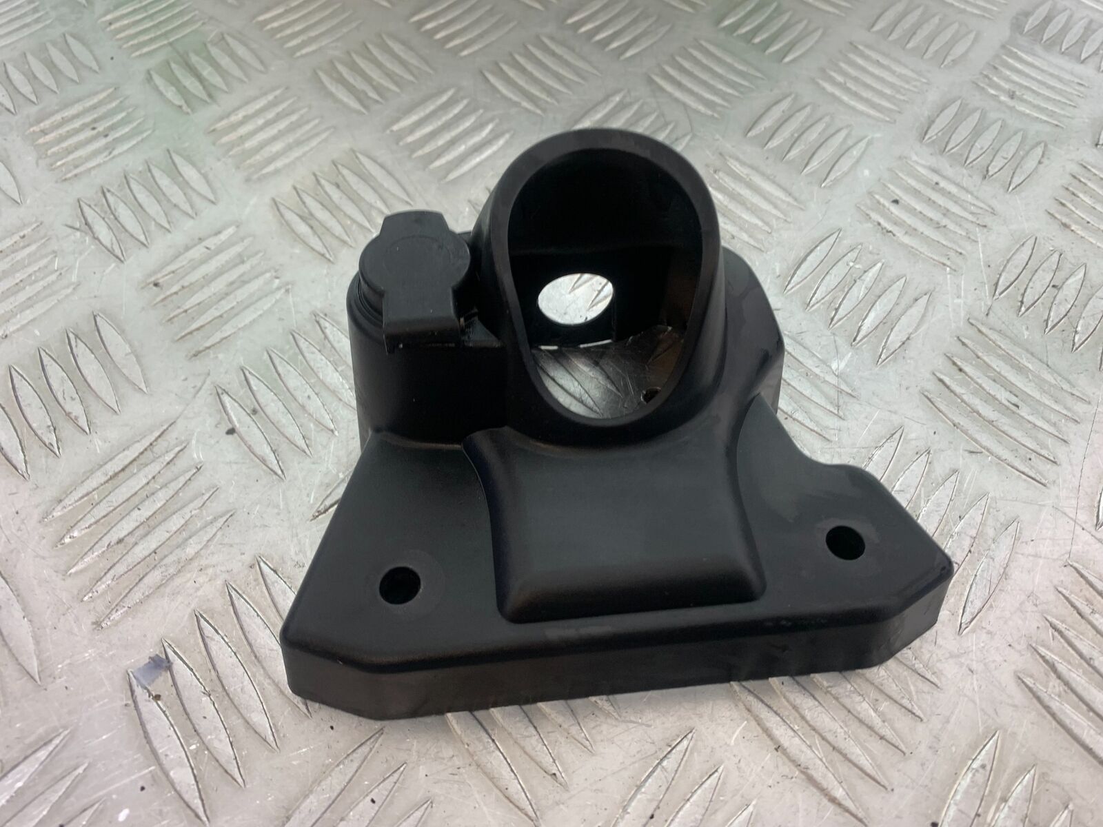 TRIUMPH TIGER 800 IGNITION SWITCH COVER   YEAR 2011-2014 (CMB1113)