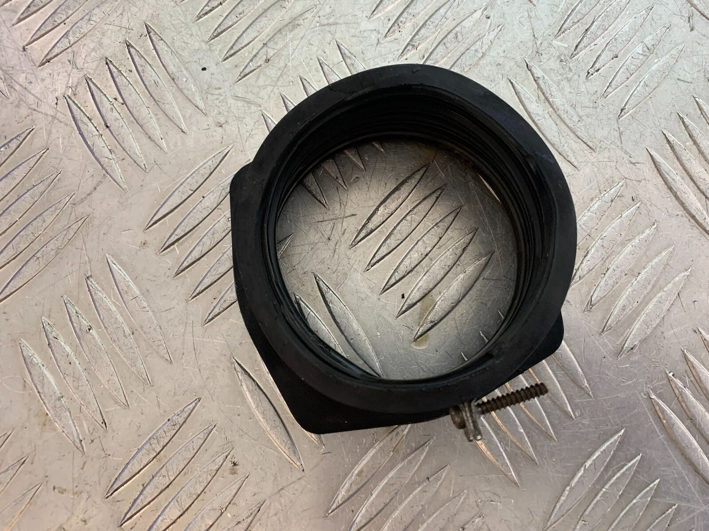 SUZUKI VS1400 VS 1400 INTRUDER SWINGARM RUBBER  YEAR 1988 (CMB1077)