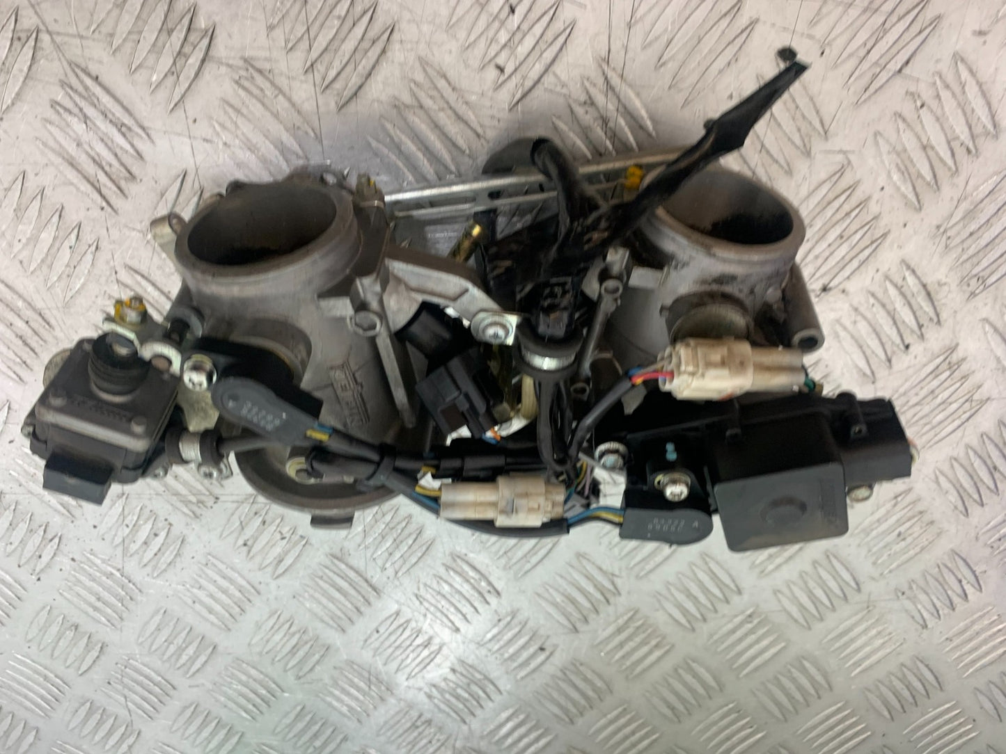 KTM 990 SUPER DUKE THROTTLE BODIES  YEAR 2007-2011  (CMB1207)
