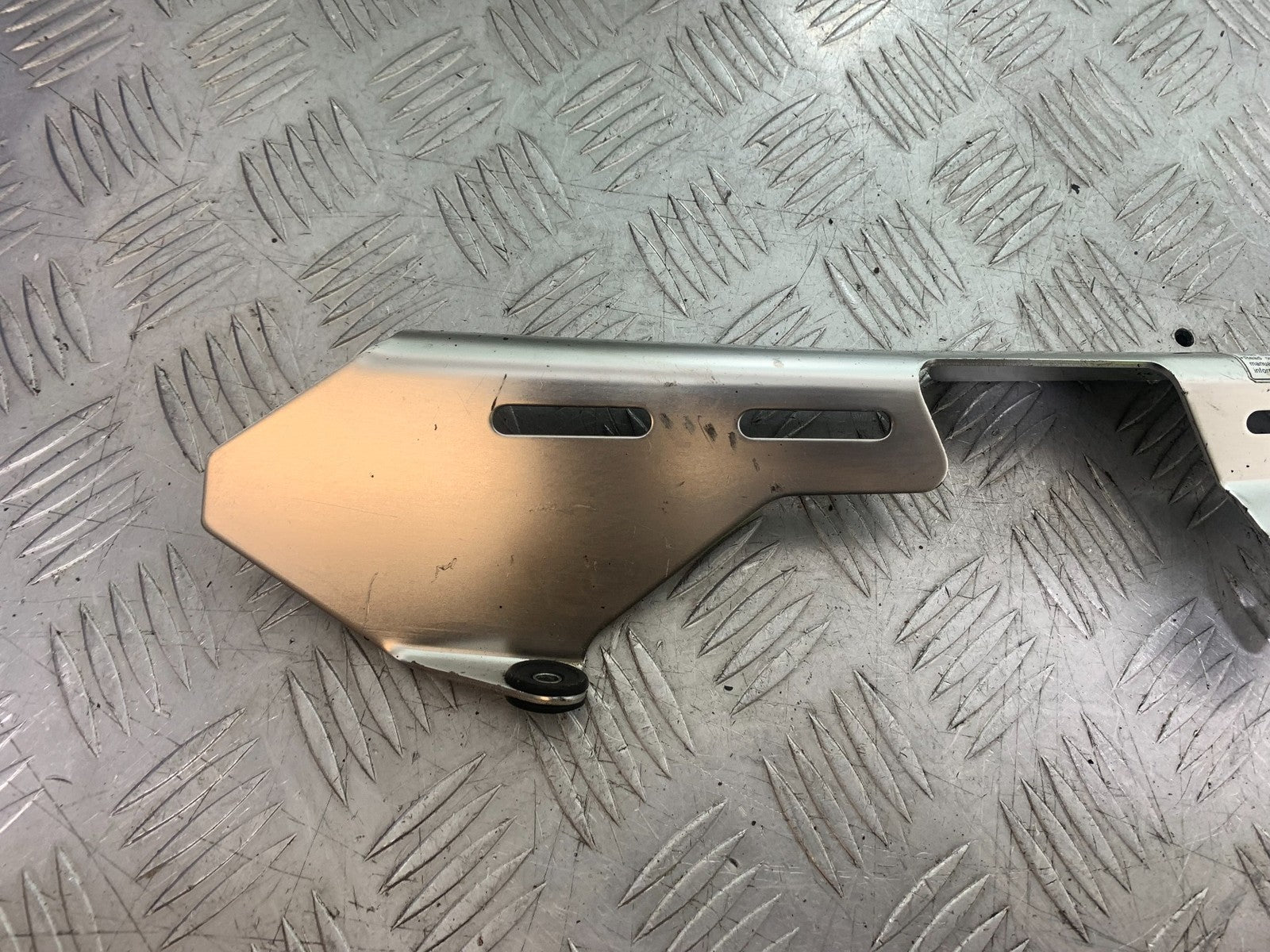 SUZUKI GSX750 INAZUMA CHAIN GUARD   YEAR 1998-2003 (CMB1308)