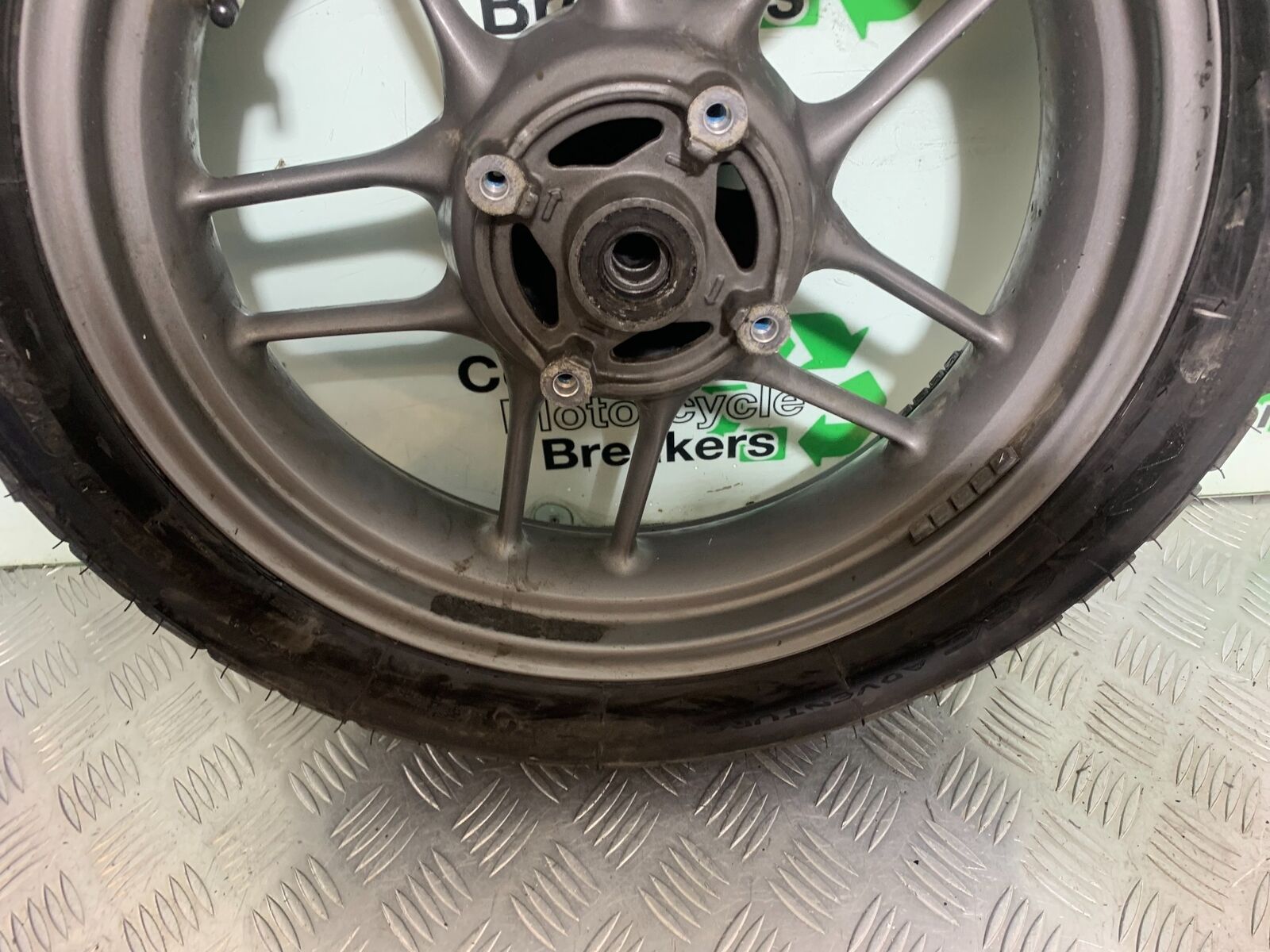 TRIUMPH TIGER 800 REAR WHEEL   YEAR 2011-2014 (CMB1113)