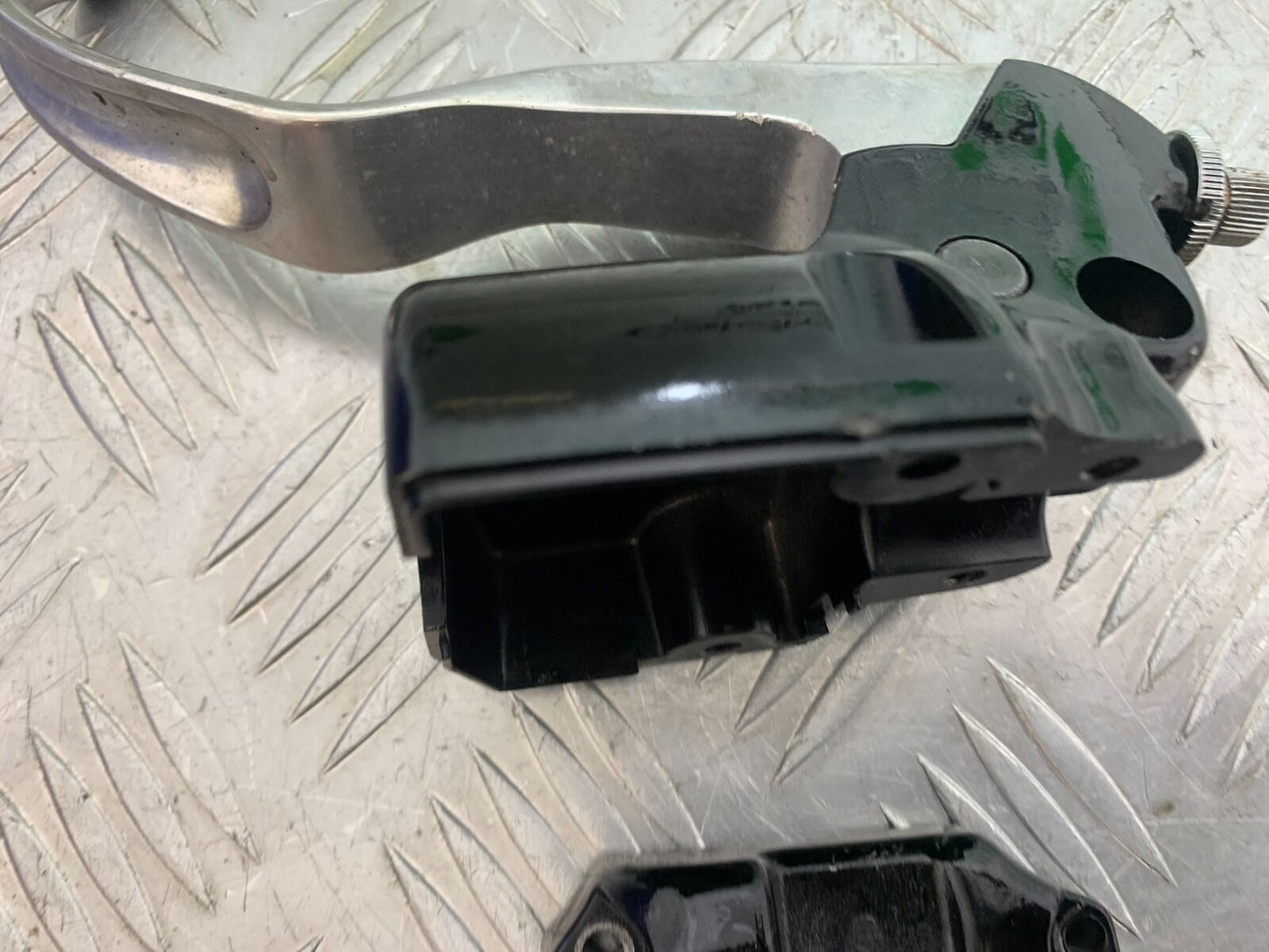TRIUMPH THUNDERBIRD 1600 CLUTCH LEVER BRACKET  YEAR 2011 (CMB1107)