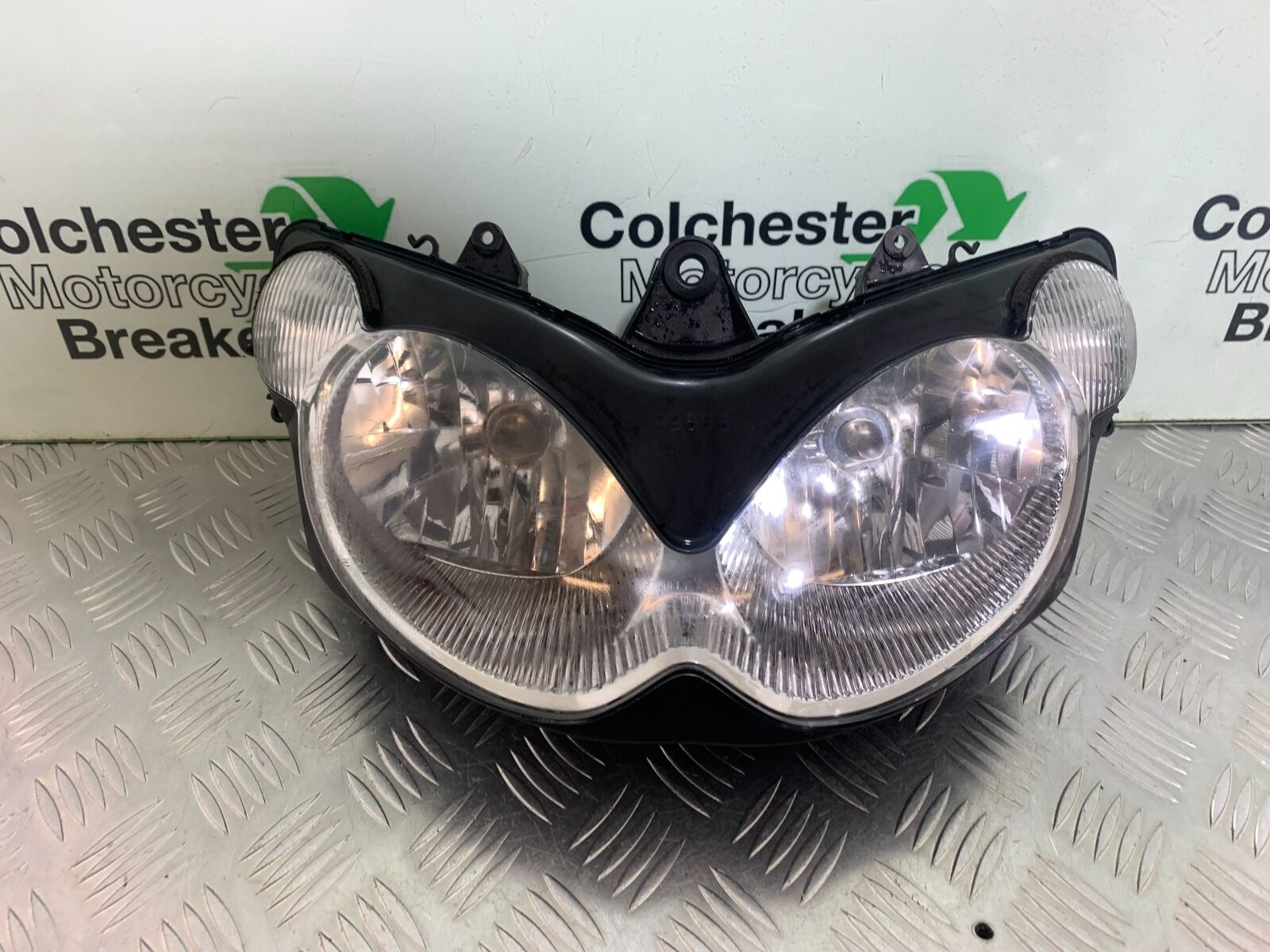 KAWASAKI ZZR1200 ZZR 1200 HEADLIGHT  YEAR 2002-05 (STOCK 993)