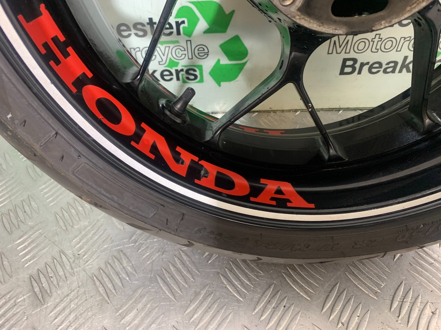 HONDA CBR1000 rr FIREBLADE REAR WHEEL YEAR 2012-2016 (CMB1198)