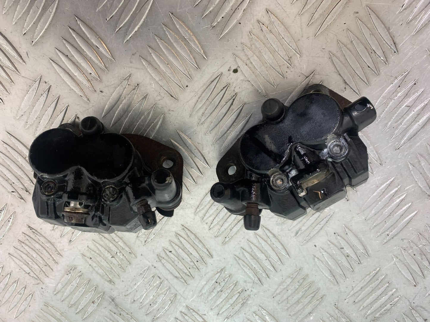 SUZUKI AN400 AN 400 BURGMAN FRONT BRAKE CALIPERS  YEAR 2017-2024 (CMB1118)