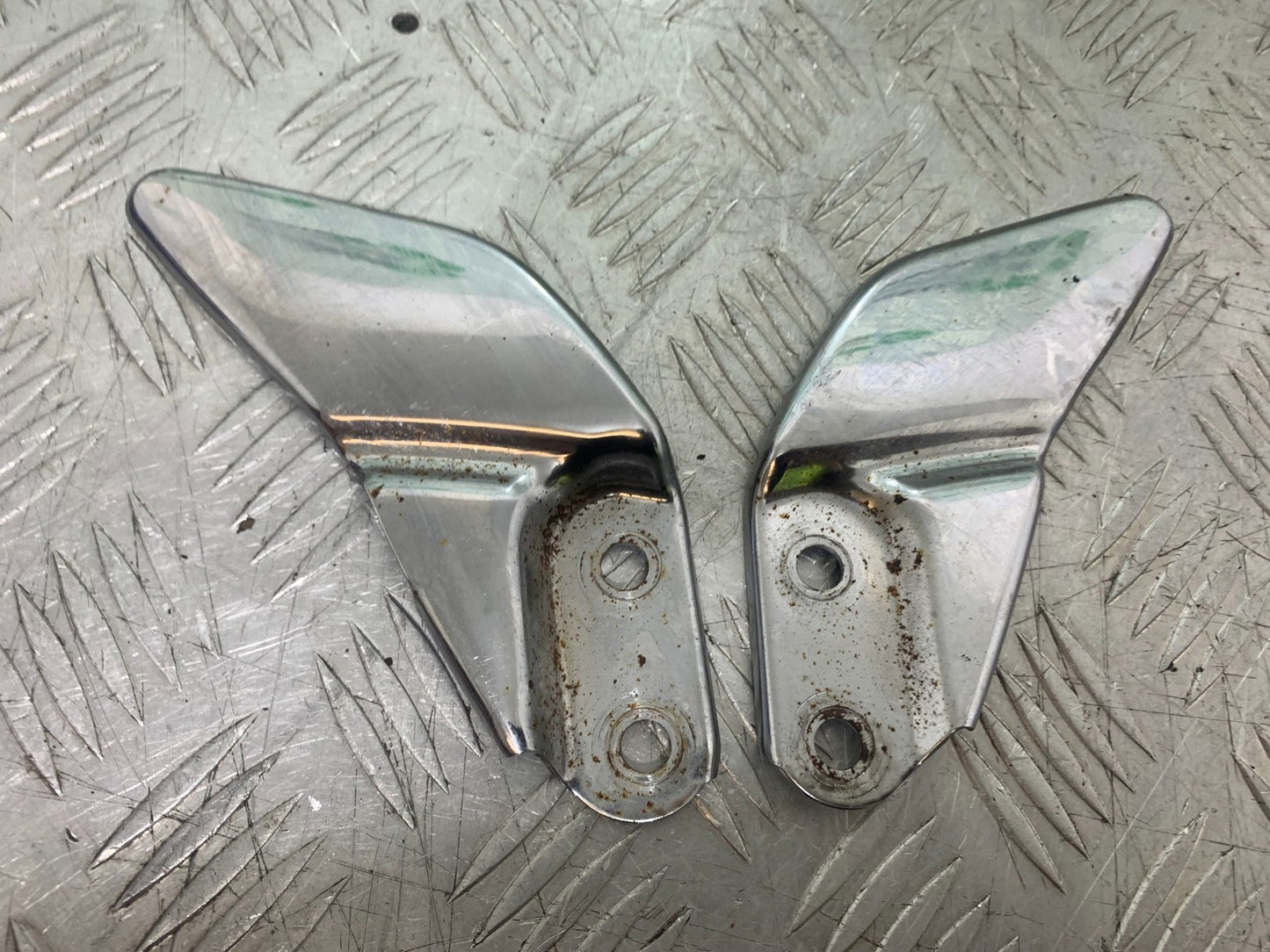 SUZUKI GSX750 INAZUMA HEEL PLATES YEAR 1998-2003 (CMB1308)