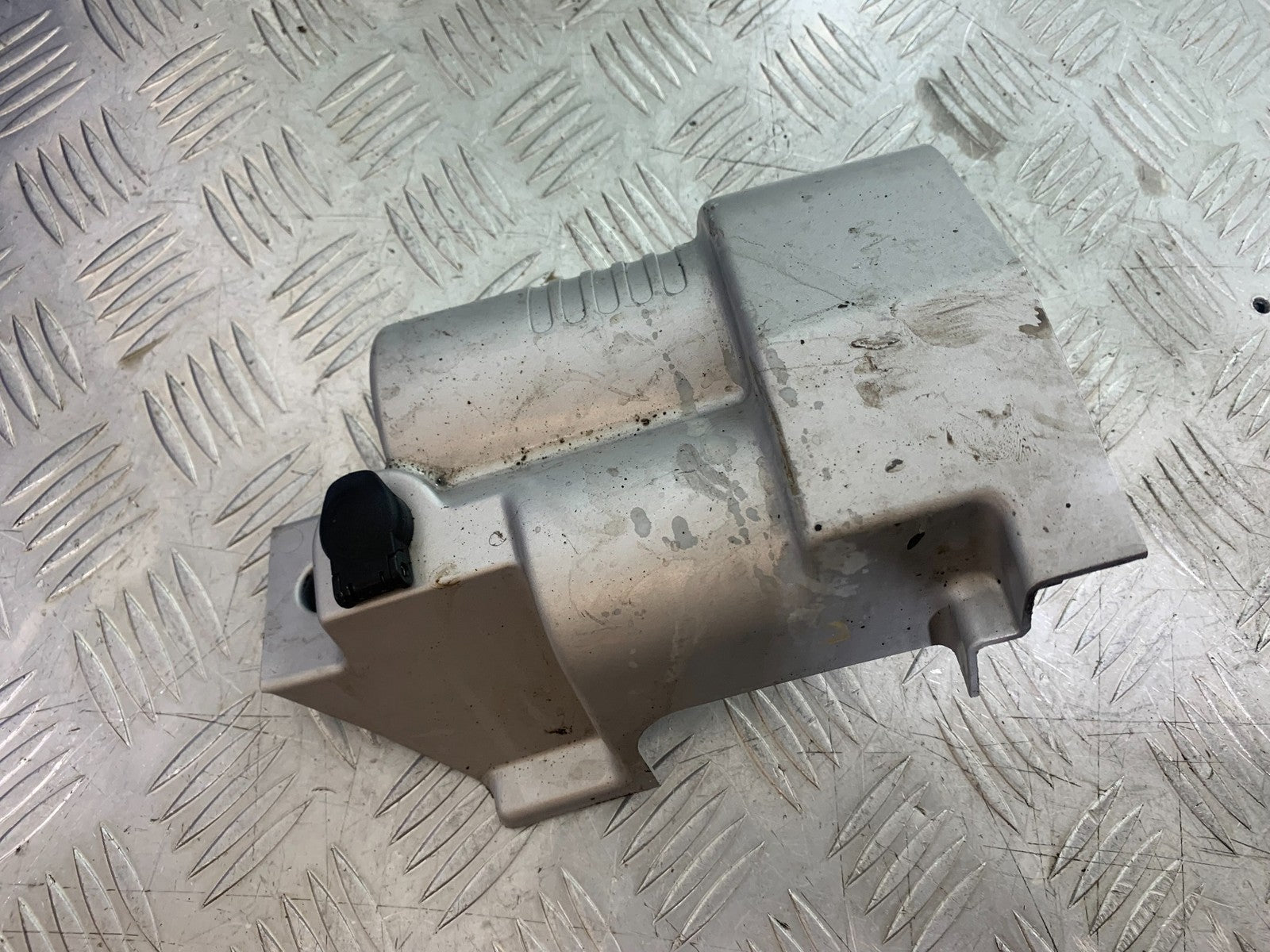 BMW R850 R R850R STARTER MOTOR COVER   YEAR 1994-2002 (CMB1170)