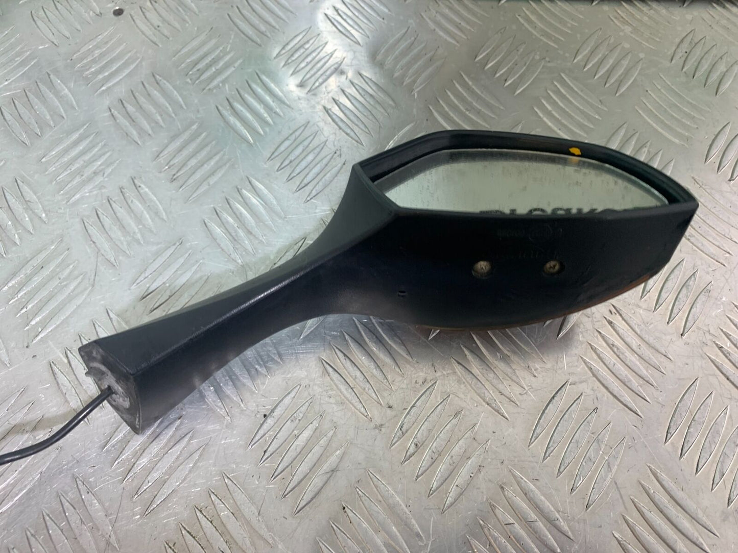 TRIUMPH 1050 SPRINT ST RIGHT MIRROR YEAR 2004-2007 (CMB1089)