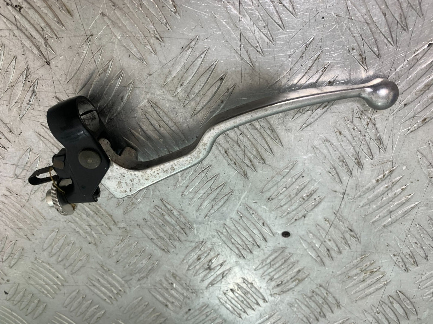 YAMAHA FZS1000 FAZER CLUTCH LEVER AND BRACKET  YEAR 2001-05 (CMB1275)