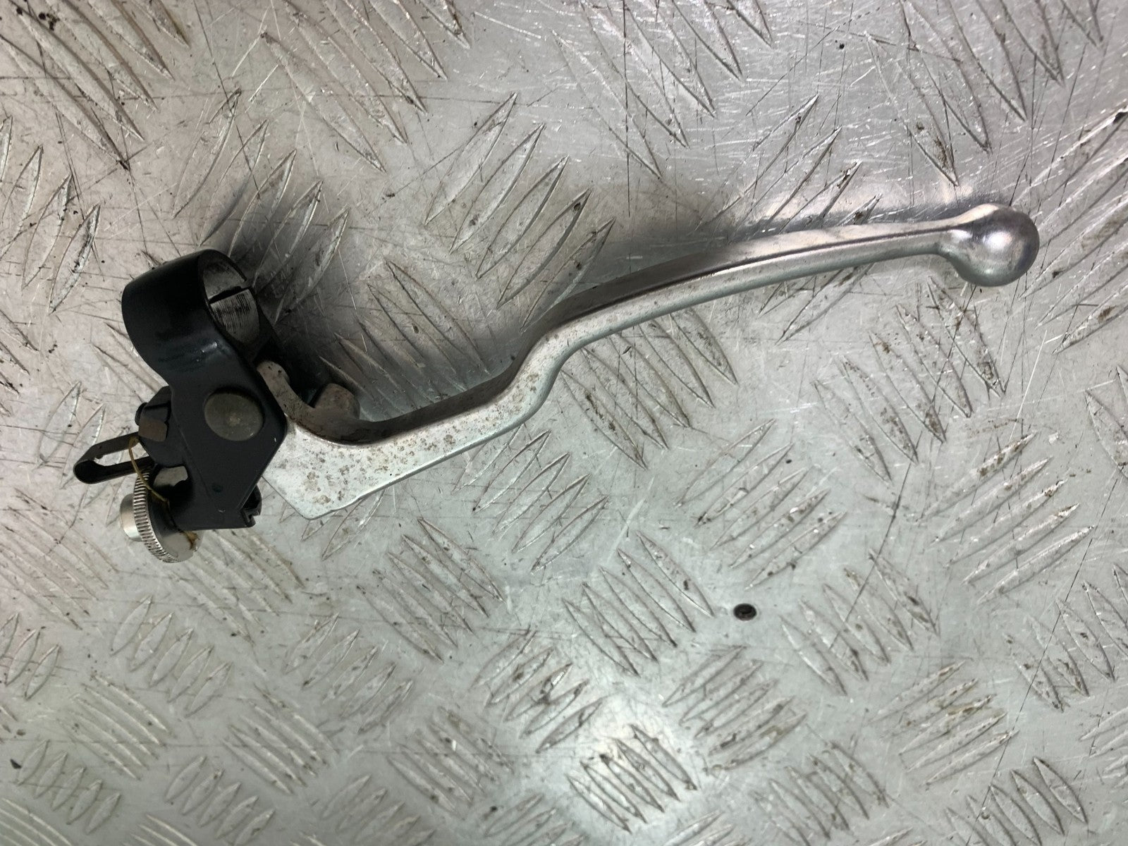YAMAHA FZS1000 FAZER CLUTCH LEVER AND BRACKET  YEAR 2001-05 (CMB1275)