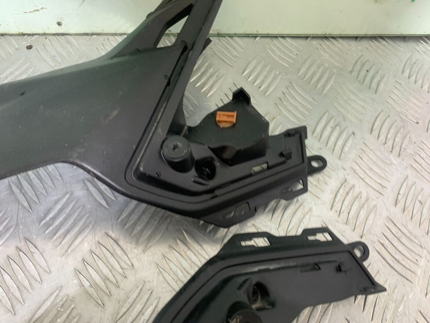 KAWASAKI Z650 ER650 KNFAN LEFT & RIGHT SIDE INFILLS  YEAR 2022-2024 (CMB1112)