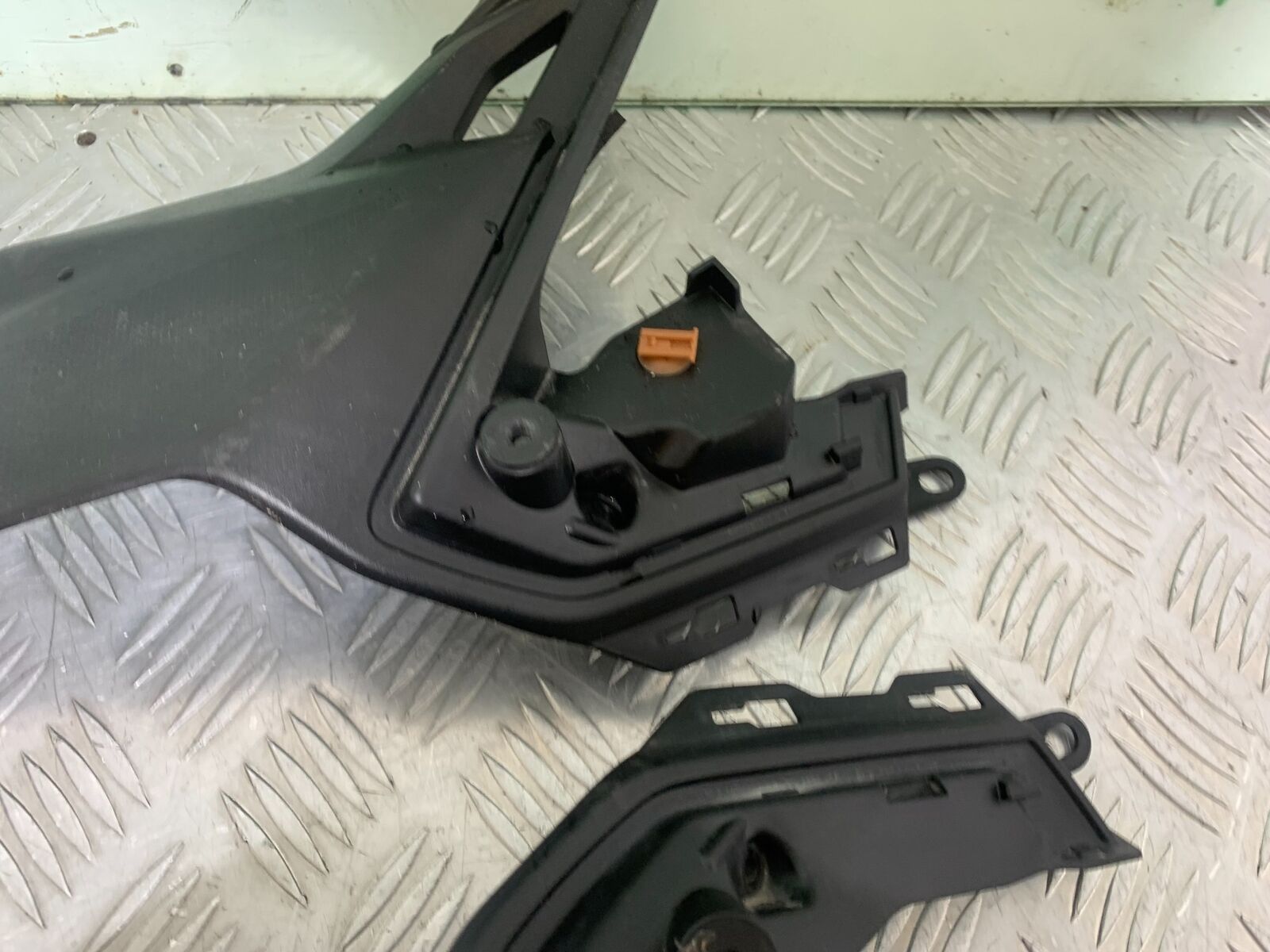 KAWASAKI Z650 ER650 KNFAN LEFT & RIGHT SIDE INFILLS  YEAR 2022-2024 (CMB1112)