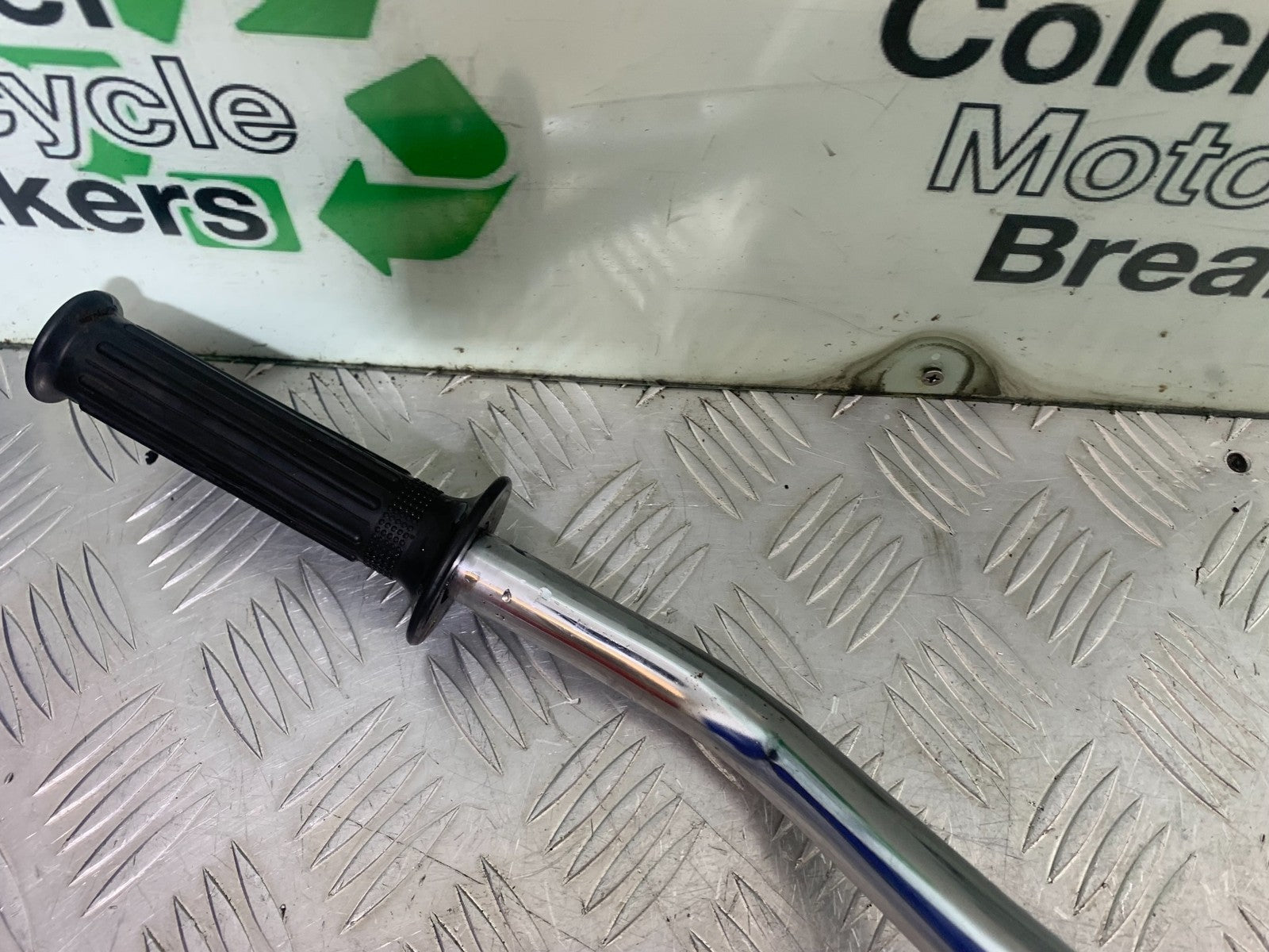 SUZUKI GP100 GP 100 HANDLEBARS   YEAR 1978-1988 (CMB1259)